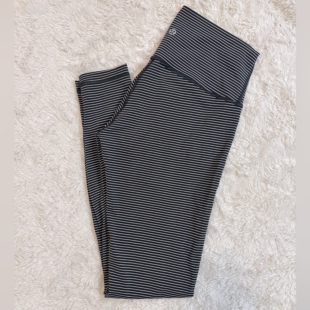 Lululemon Wunder Under High-Rise Tight 28" Luxtreme Size 6
